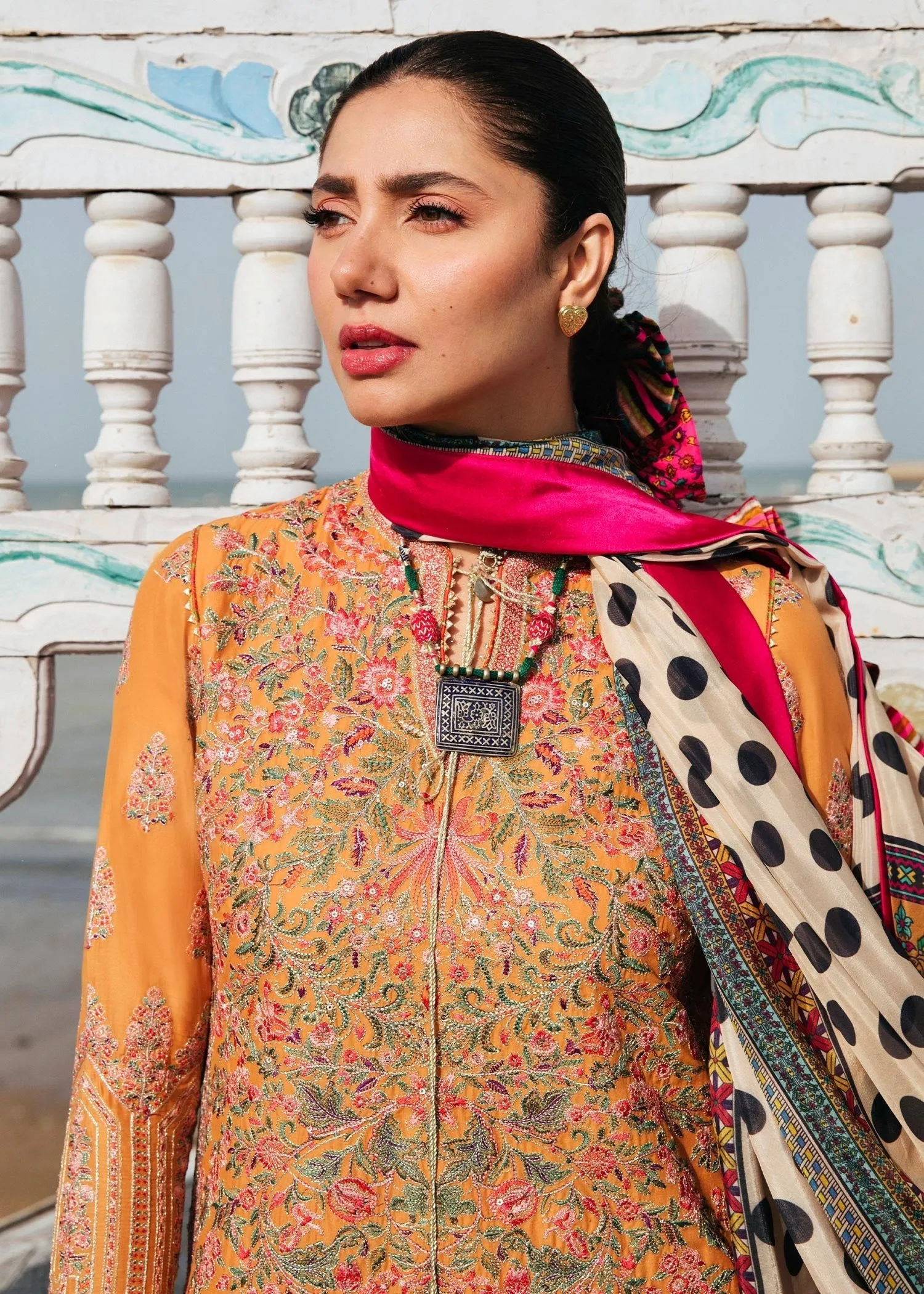 Hussain Rehar Rahgoli Luxury Lawn Collection 2022 – Watarr